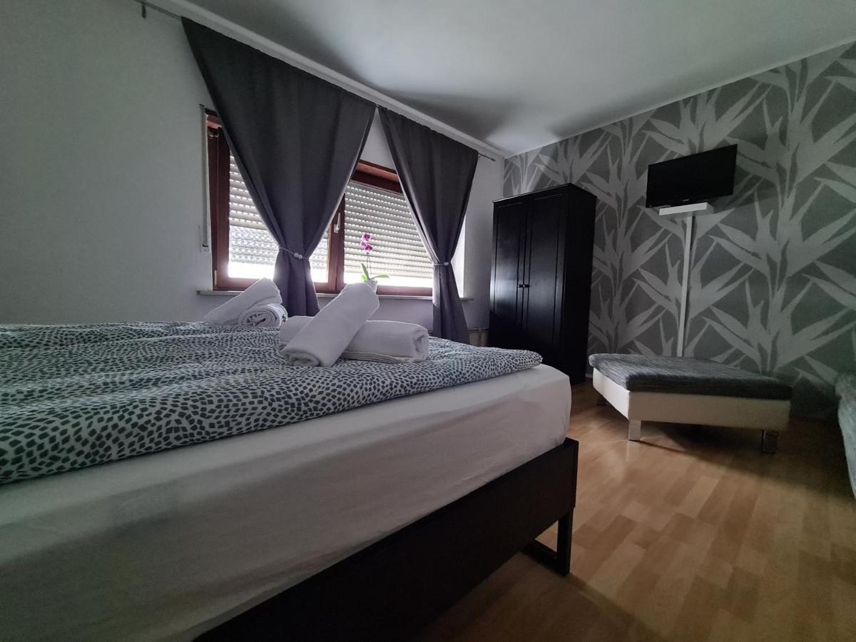 Ferienwohnung Schwetzingen Eksteriør bilde